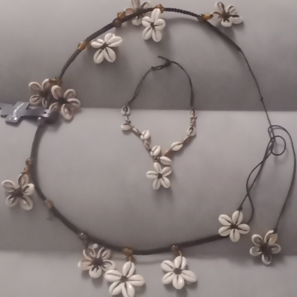 Shell necklace that goes with 🐚 shell belt.